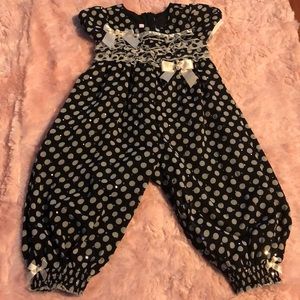 Black & White polka dots